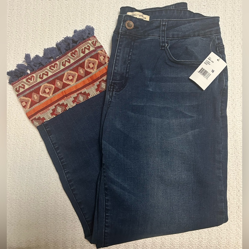 Jeans- New- Embroidered details